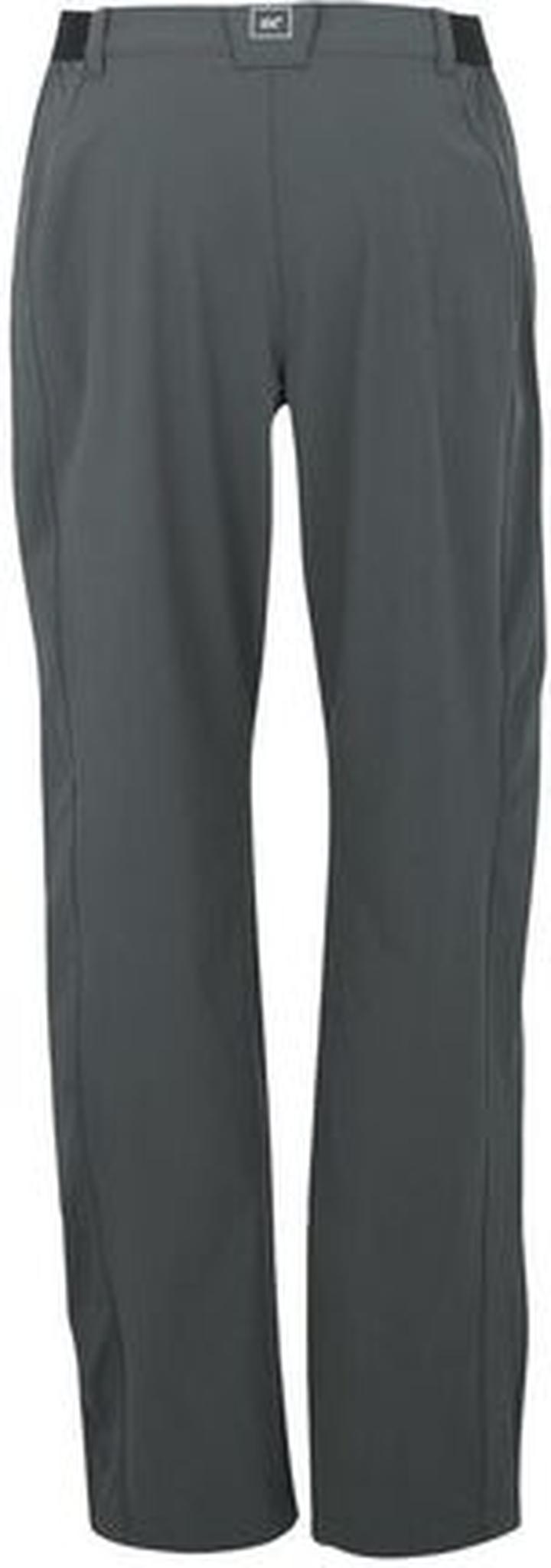 Pakowanie spodni do walizki