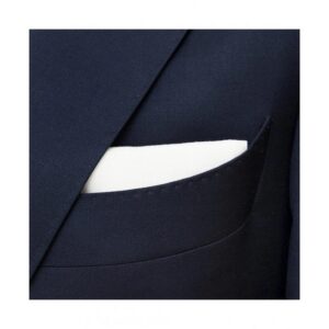 Jak efektownie złożyć poszetkę do garnituru i dodać stylu?