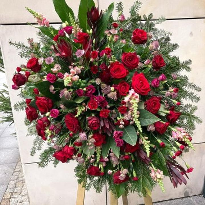 Kolory kwiatów na pogrzeb mężczyzny