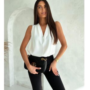 Idealne połączenie: jaką bluzkę do szarej marynarki wybrać?