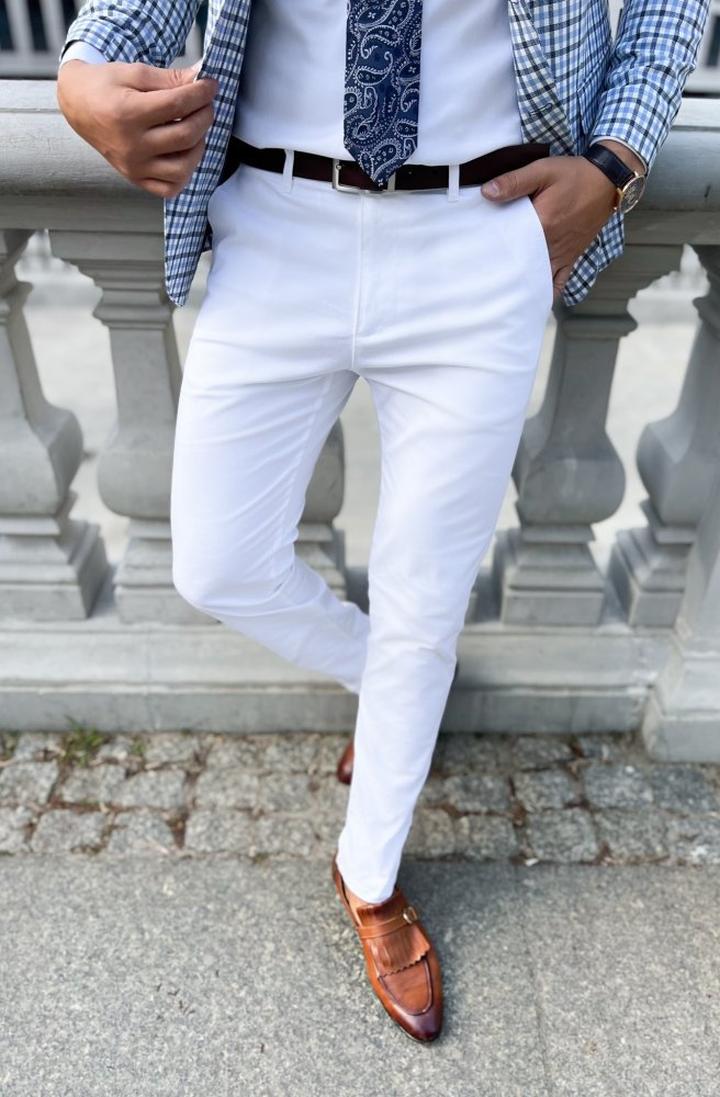 Białe spodnie stylizacje na co dzień