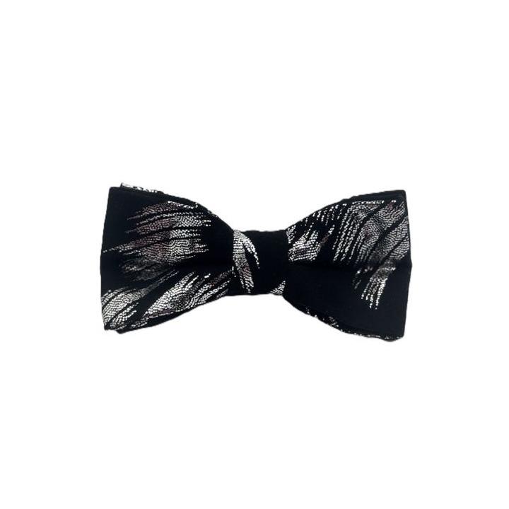 Jak samodzielnie stworzyć elegancką muszkę do garnituru?