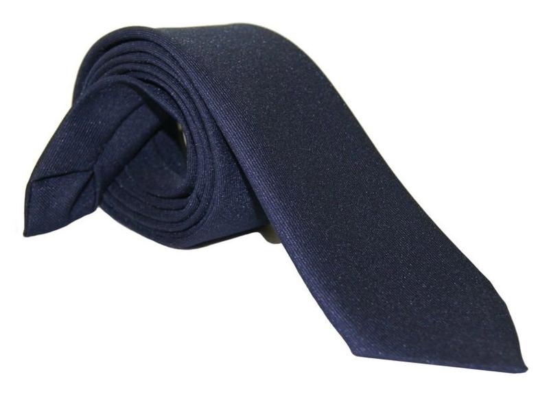 Jak szybko i stylowo związać krawat na wesele?