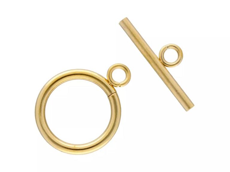 Sztuka zapięcia koszuli do spodni – jak zrobić to stylowo?