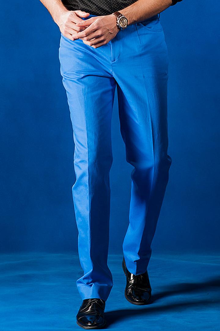 Eleganckie buty do niebieskich spodni