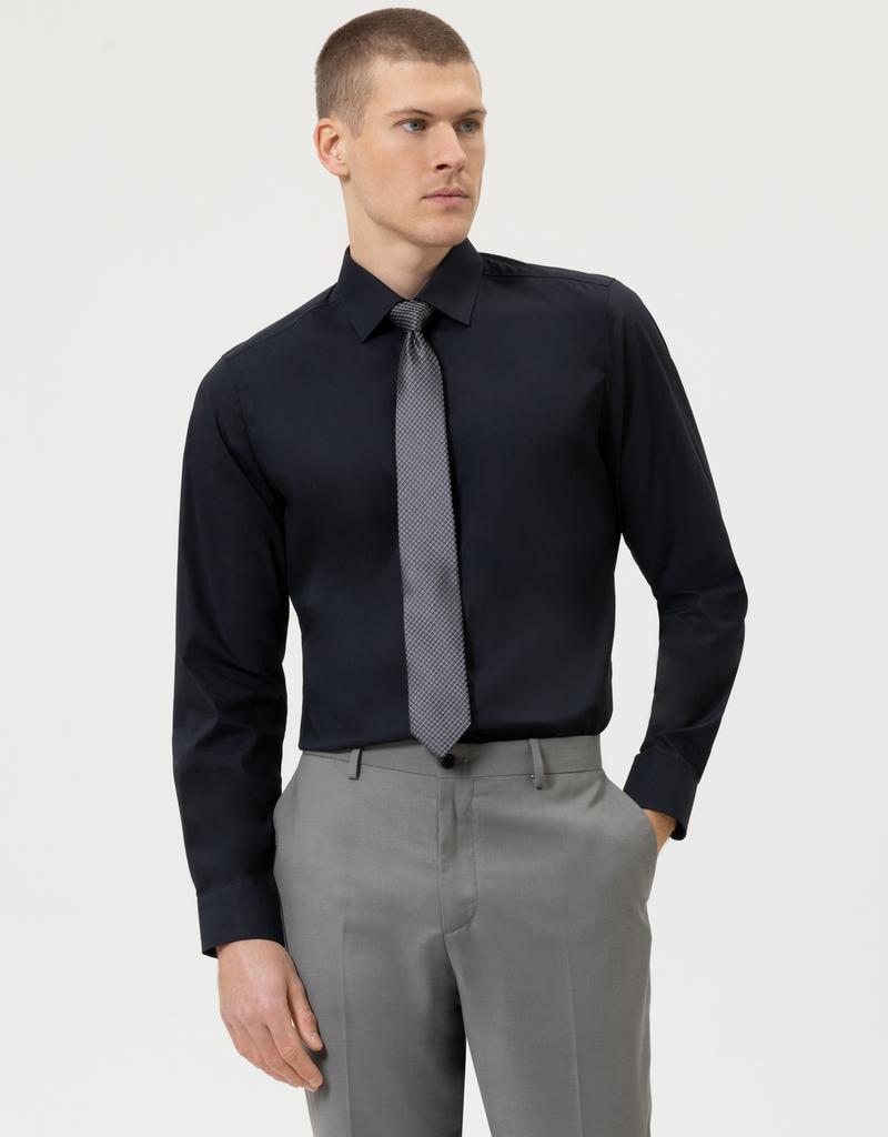 Jak dobrać krawat do grafitowej koszuli