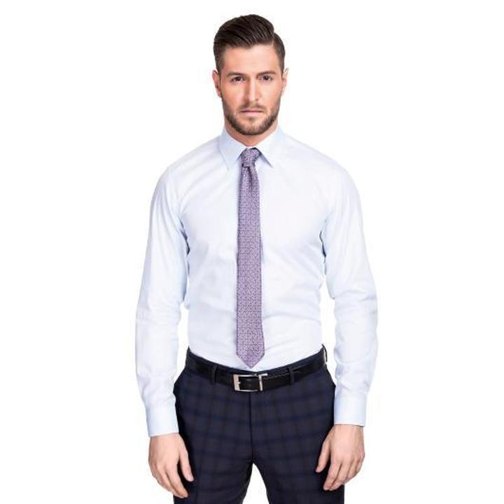 Stylizacja z krawatem