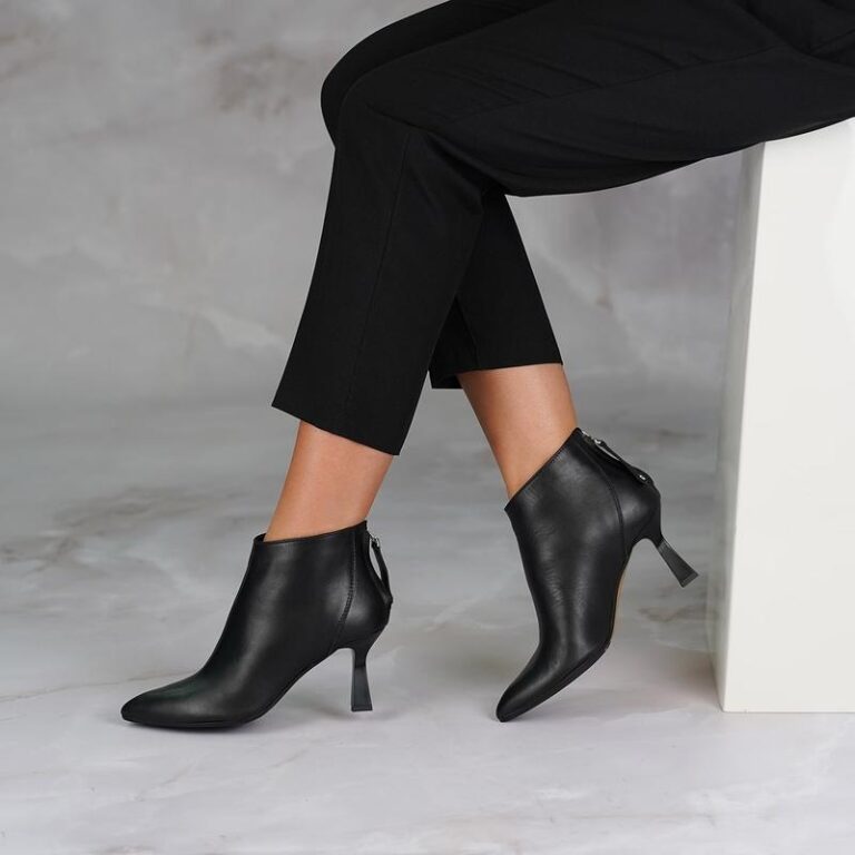 Jakie botki do eleganckich spodni wybrać, aby oczarować stylizacją?