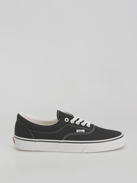 Modele unisex w modzie